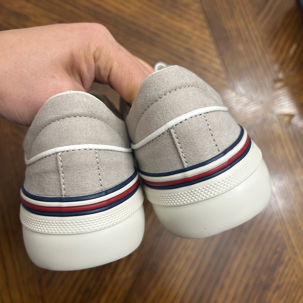 NEW Tommy Hilfiger women Beige Sneakers size 7.5 - Picture 3 of 5